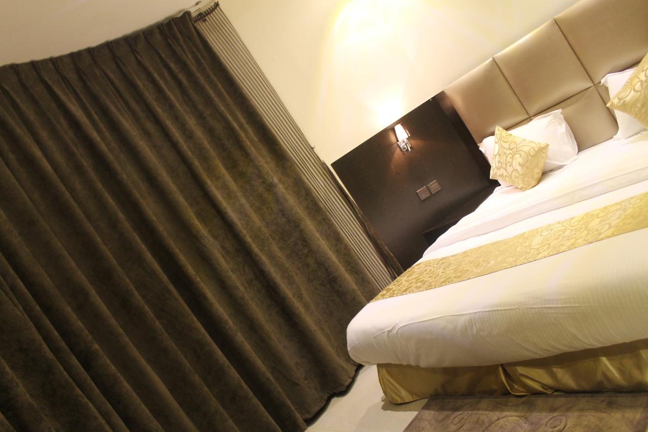 فندق دولف الرياض شارع العمرة Doolv Hotel Exterior foto
